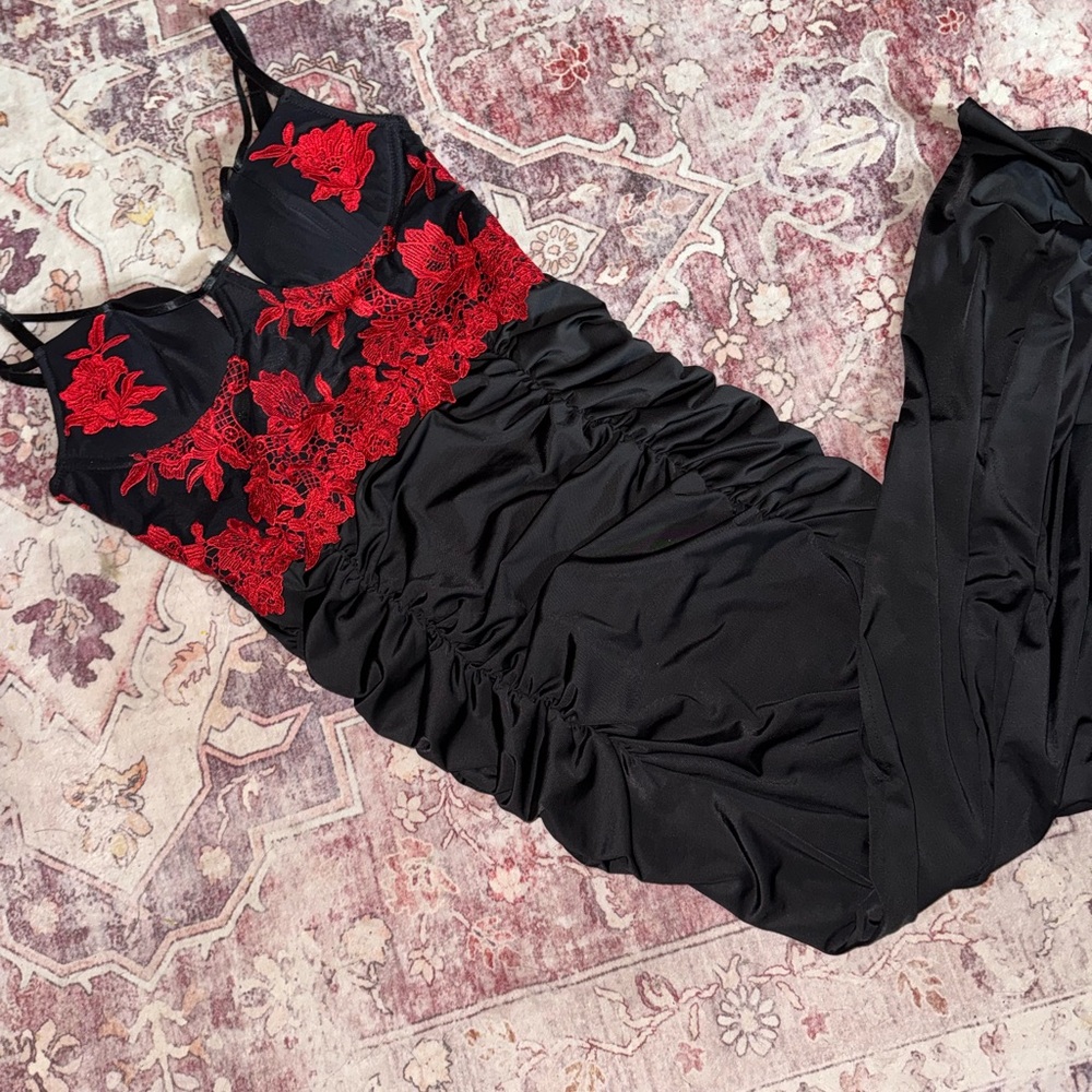 Elegant Black and Red Lace Dress